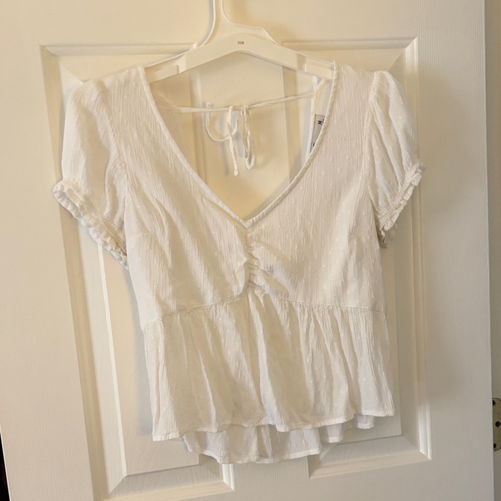 Hollister White V-Neck Peplum Top size medium